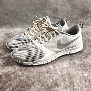 Nike Shoes Womens White 8.5 Flex Essential TR Running Training Gym
